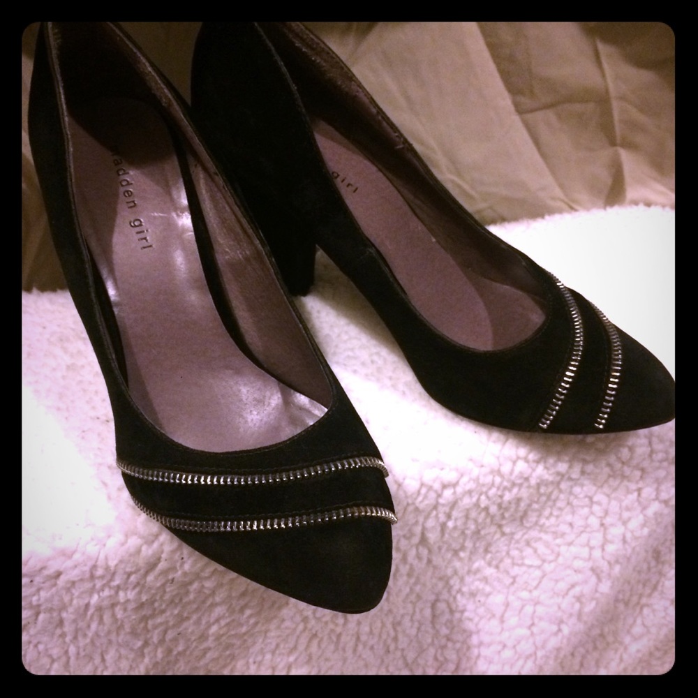 Madden Girl Black Velvet with zipper accents sz 10